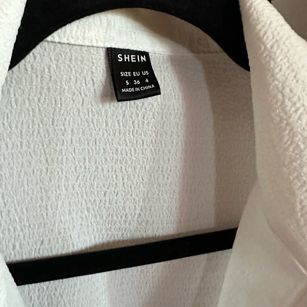 SHEIN Button Up - Picture 2 of 4